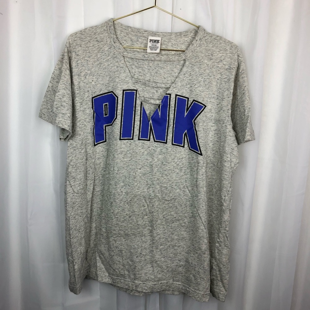 ⛔️ SOLD⛔️VS PINK v-neck graphic short sleeve tee